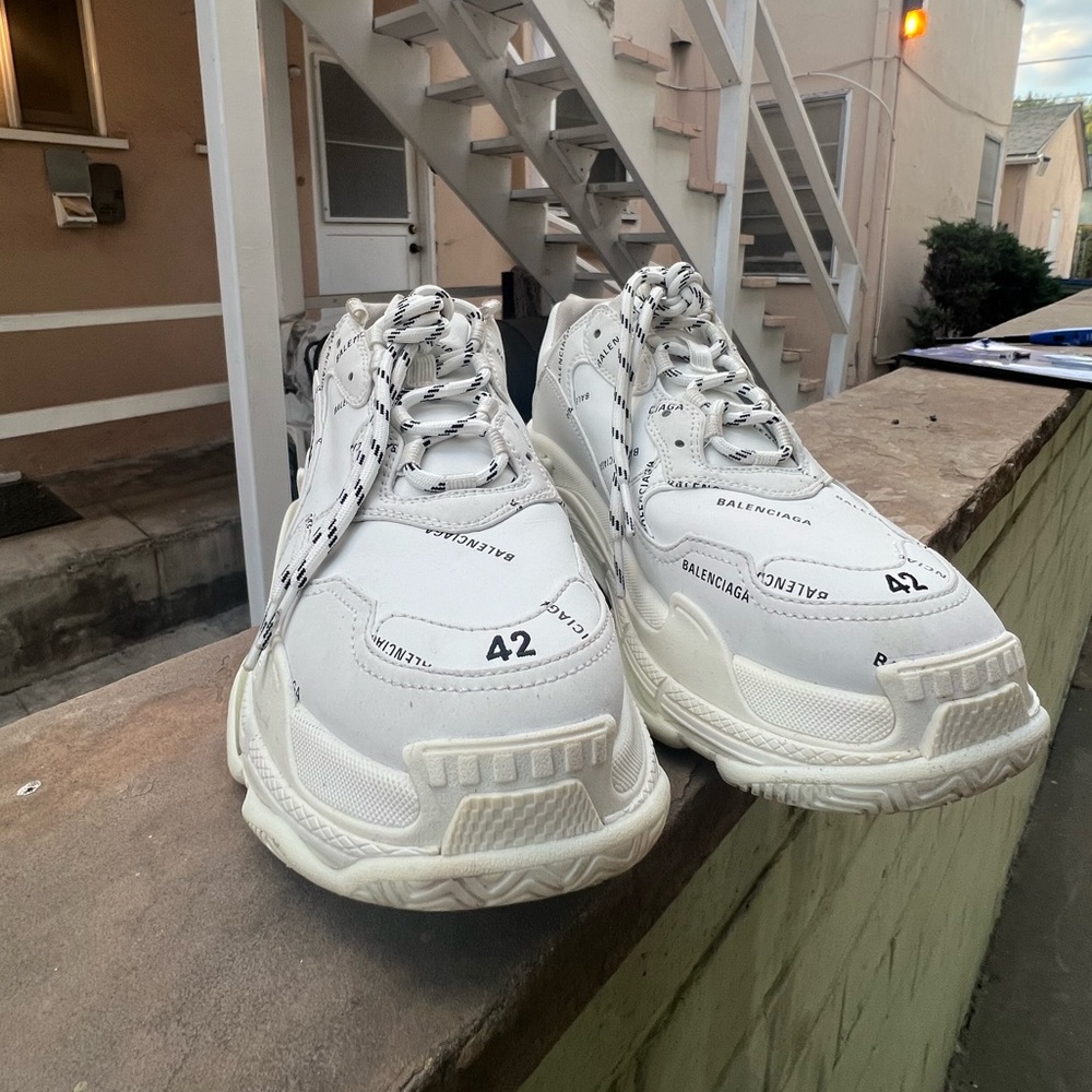 BALENCIAGA
Men's Allover Logo Triple S Sneakers